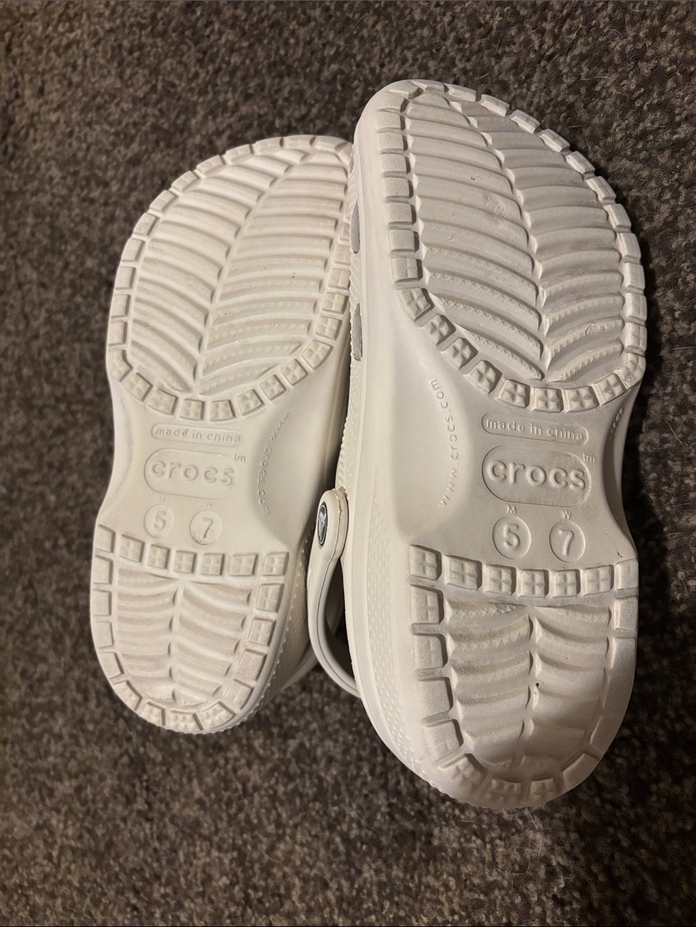 Unisex White Crocs M5/W7 EUC - Picture 4 of 4